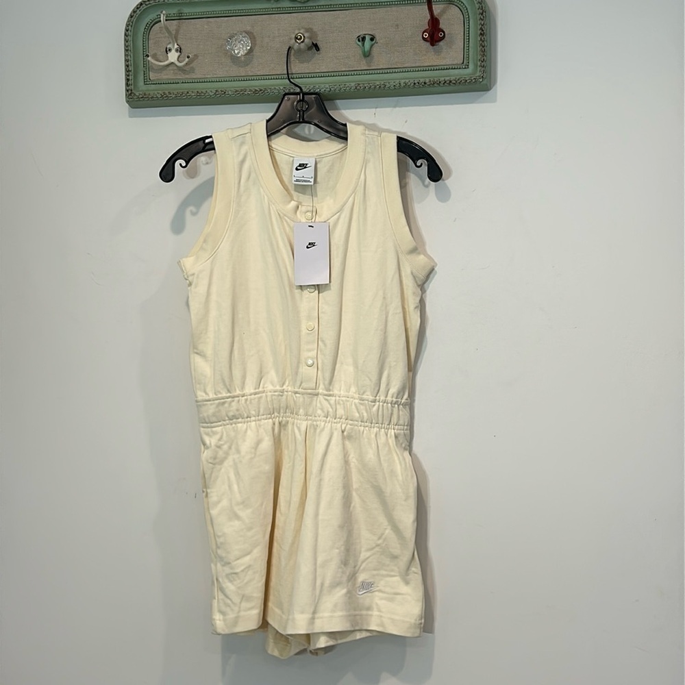 Nike egg cream kids size large romper sleeveless snap from New with tags